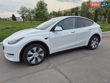 Авто Tesla Model Y 2023 № 7719897