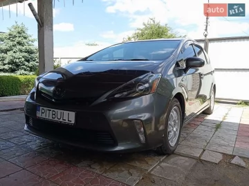 Авто Toyota Prius V 2013 № 7720199