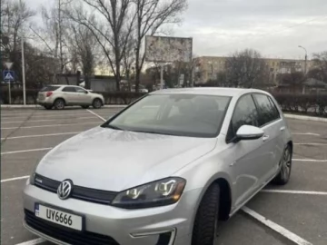 Авто Volkswagen E-Golf 2015 № 7720943