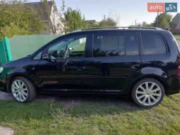 Авто Volkswagen Touran 2010 № 7722073