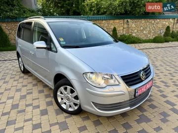 Авто Volkswagen Touran 2009 № 7722948