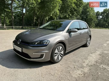 Авто Volkswagen E-Golf 2015 № 7723845
