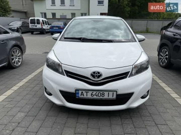 Авто Toyota Yaris 2013 № 7723858