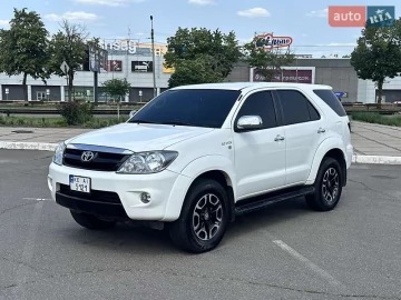 Авто Toyota Fortuner 2007 № 7724615
