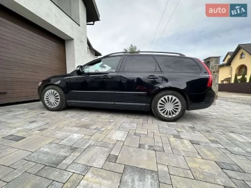 Авто Volvo V50 2010 № 7724828