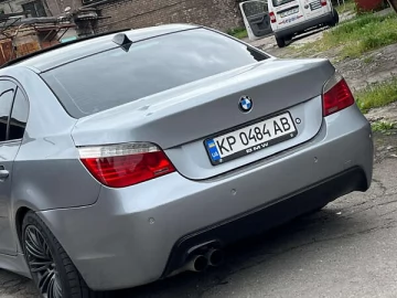 Авто BMW 5 Series 2003 № 7724905