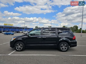 Авто Volkswagen Routan 2013 № 7725014