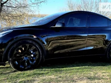 Авто Tesla Model Y 2022 № 7725097