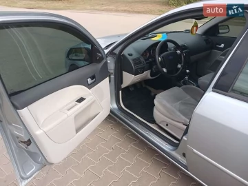 Авто Ford Mondeo 2002 № 7725141