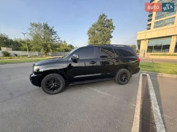 Авто Toyota Sequoia 2017 № 7725147