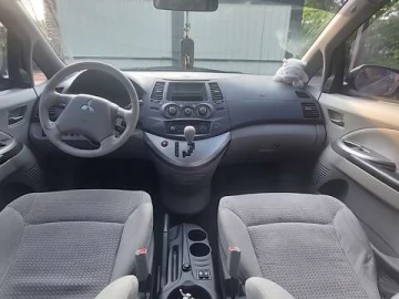 Авто Mitsubishi Grandis 2004 № 7726168