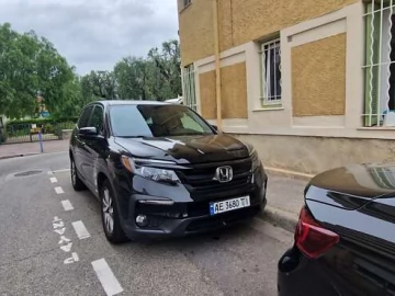 Авто Honda Pilot 2018 № 7726353