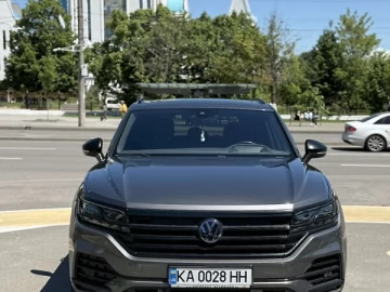 Авто Volkswagen Touareg 2018 № 7727317
