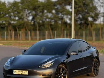 Авто Tesla Model 3 2018 № 7727651
