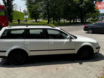 Авто Volkswagen Passat 2004 № 7727704