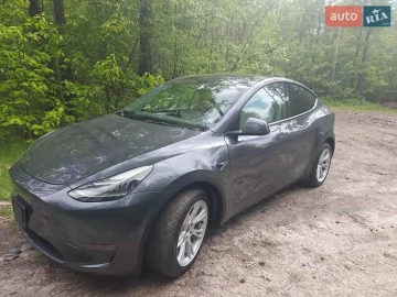 Авто Tesla Model Y 2023 № 7728068