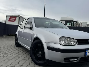 Авто Volkswagen Golf 2000 № 7728432