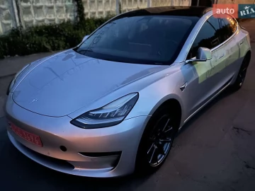 Авто Tesla Model 3 2018 № 7728906