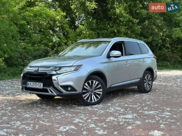 Авто Mitsubishi Outlander 2019 № 7729408