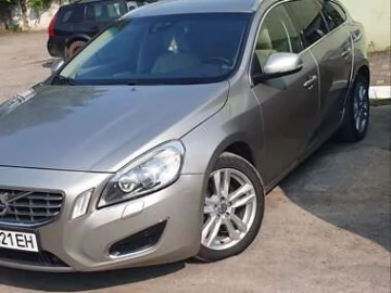 Авто Volvo V60 2011 № 7729559