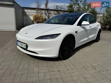 Авто Tesla Model 3 2024 № 7729899