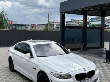Авто BMW 5 Series 2012 № 7730084