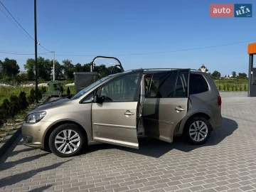 Авто Volkswagen Touran 2012 № 7730134