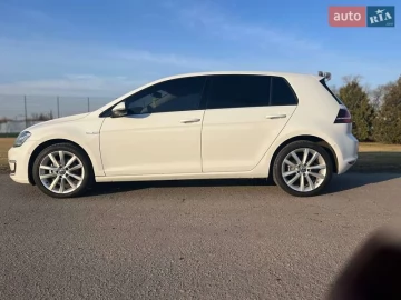 Авто Volkswagen E-Golf 2015 № 7730930