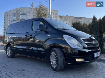 Авто Hyundai H-1 2012 № 7731070