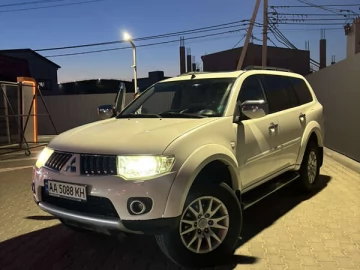Авто Mitsubishi Pajero Sport 2012 № 7733233