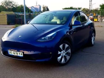 Авто Tesla Model Y 2023 № 7733577