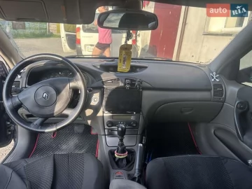 Авто Renault Laguna 2002 № 7733647