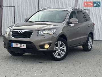 Авто Hyundai Santa Fe 2010 № 7734015