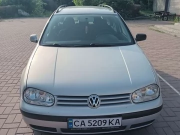 Авто Volkswagen Golf 2000 № 7734459