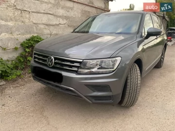 Авто Volkswagen Tiguan 2021 № 7735010