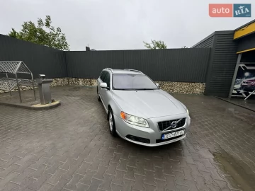 Авто Volvo V70 2010 № 7735460