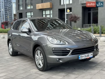 Авто Porsche Cayenne 2012 № 7735868