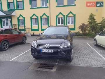 Авто Volkswagen Touareg 2016 № 7735914