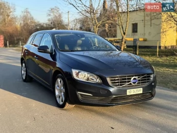 Авто Volvo V60 2015 № 7736771