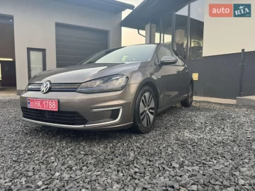 Авто Volkswagen E-Golf 2015 № 7736864