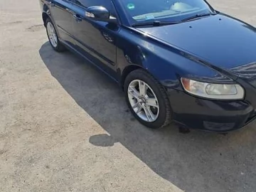 Авто Volvo V50 2009 № 7737095