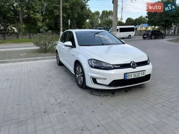 Авто Volkswagen E-Golf 2015 № 7737594