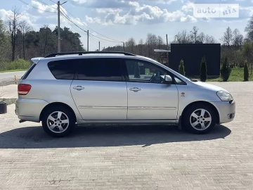 Авто Toyota Avensis Verso 2001 № 7738291