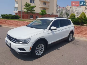 Авто Volkswagen Tiguan 2018 № 7738418