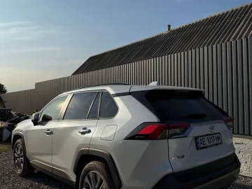 Авто Toyota Rav4 2023 № 7738500