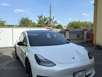 Авто Tesla Model 3 2021 № 7738556