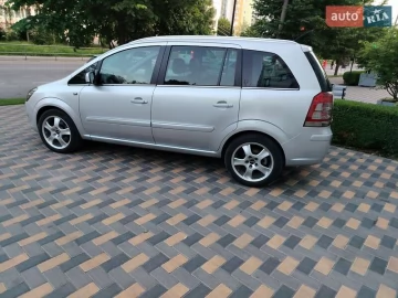 Авто Opel Zafira 2010 № 7738592