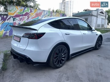 Авто Tesla Model Y 2021 № 7738843