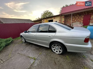 Авто BMW 5 Series 2002 № 7738978