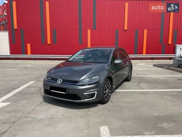 Авто Volkswagen E-Golf 2019 № 7739024